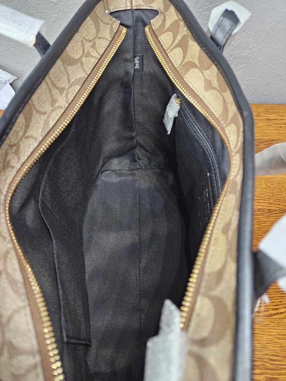 Coach x Disney Snow White City Tote - Picture 10 of 12